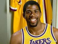 诺丁汉森林vs曼联：埃兰加、米伦科维奇首发，布鲁诺-费尔南德斯、德利赫特出战